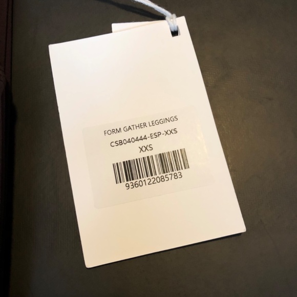 CROP SHOP BOUTIQUE FORM GATHER WAIST LEGGINGS - Picture 3 of 4